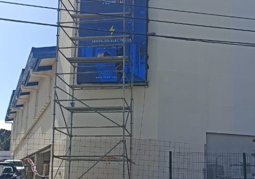 Instalación pantalla led gigante supermercado O'Higgins Ancud
